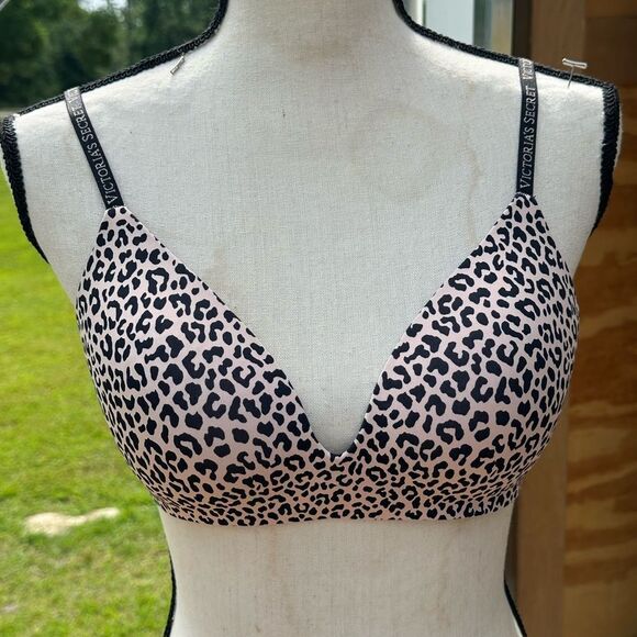 Victoria's Secret Leopard Print Bra - Picture 1 of 4